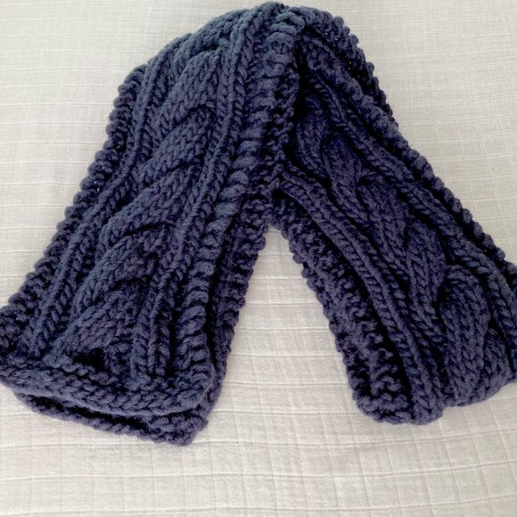 Handmade 🇨🇦 NWOT Hand Knit Wool Cable Scarf - Picture 2 of 5